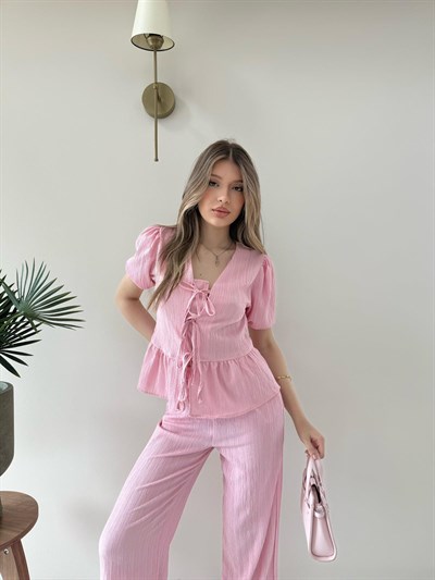 Karpuz Kol Bağlama Detay Yelek ve Pantolonlu Gofre İkili Takım Pembe 2150
