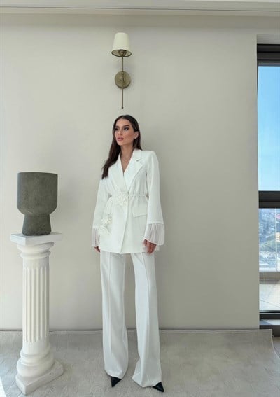 Kol Tül Detay Bel Kuşaklı Blazer Ceket Ve Pantolonlu Kumaş Takım Beyaz 2068