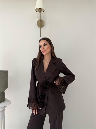 Kol Tül Detay Bel Kuşaklı Blazer Ceket Ve Pantolonlu Kumaş Takım Kahverengi 2068