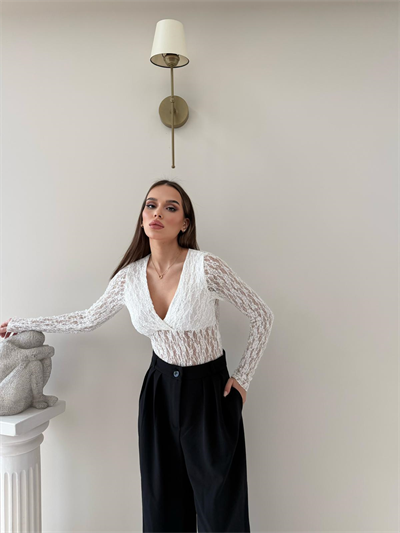 Kruvaze Yaka Dantel Bodysuit Beyaz 2057