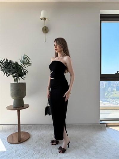 Madonna Yaka Bel Dekolte ve Aksesuar Detay Uzun Sandy Elbise Siyah 2261