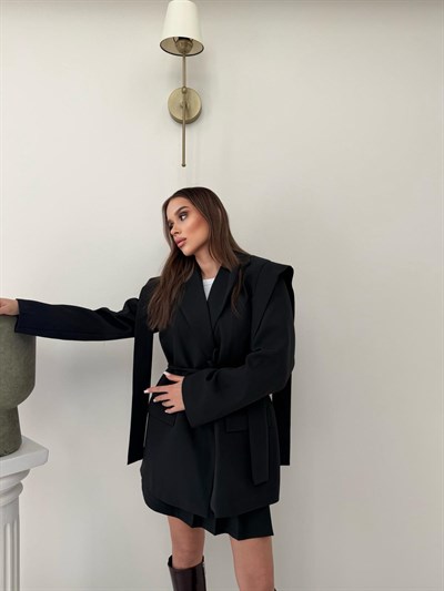 Omuz Sacaklı Bel Bağlama Detay İç Astarlı Blazer Ceket Siyah 2092