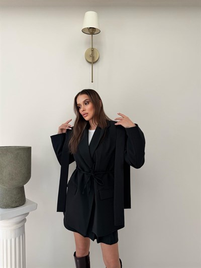 Omuz Sacaklı Bel Bağlama Detay İç Astarlı Blazer Ceket Siyah 2092