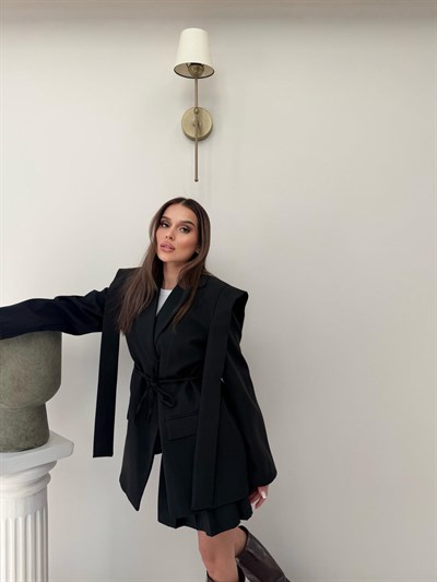 Omuz Sacaklı Bel Bağlama Detay İç Astarlı Blazer Ceket Siyah 2092