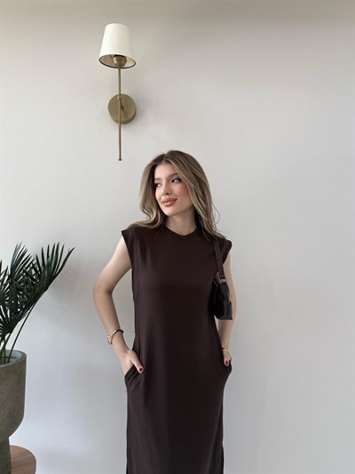 Omuz Vatkalı Sıfır Kol Cep Detay Modal Elbise Acı Kahve 2236