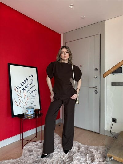 Omuz Yırtmaç Detay Asimetrik Bluz ve Pantolonlu İkili Takım Acı Kahve 2163