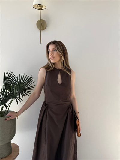 Ön Damla Dekolte Detay Bel Drape Can Etek Detay Uzun Elbise Acı Kahve 2337