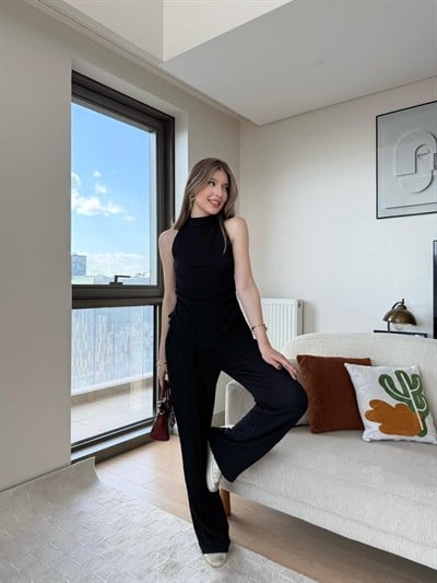 Sıfır Kol Asimetrik Detay Bluz ve Pantolonlu İkili Gofre Takım Siyah 2159