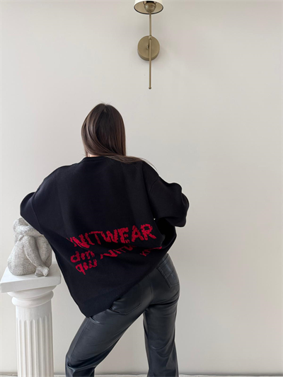 SIRT YAZI DETAY OVERSİZE KAZAK SİYAH 2020