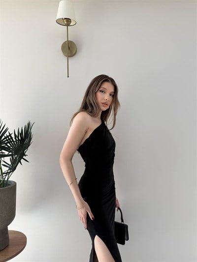 Tek Omuz Drape ve Yırtmaç Detay Sandy Elbise Siyah 2187