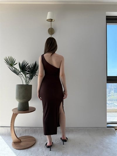 Tek Omuz Drape ve Yırtmaç Detay Sandy Elbise Acı Kahve 2187