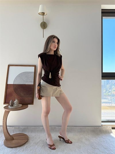Vatkalı Bel Drape Aksesuar Detay Sandy Bluz Kahve 2303