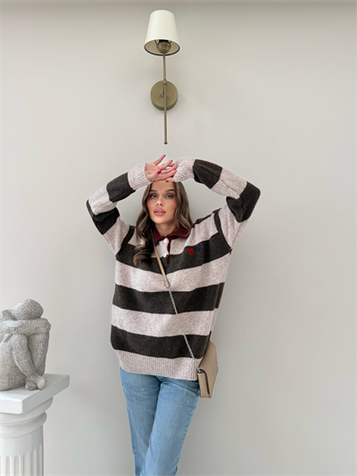 YAKALI KALP NAKIŞ DETAY ÇİZGİLİ SALAŞ KAZAK KAHVE 2005