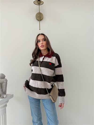 YAKALI KALP NAKIŞ DETAY ÇİZGİLİ SALAŞ KAZAK KAHVE 2005