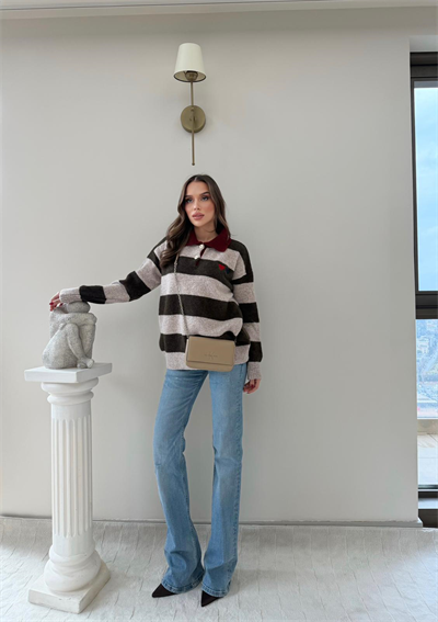 YAKALI KALP NAKIŞ DETAY ÇİZGİLİ SALAŞ KAZAK KAHVE 2005