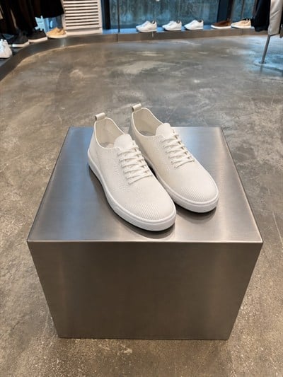 Beyaz Bağcıklı Slip-On Ayakkabı