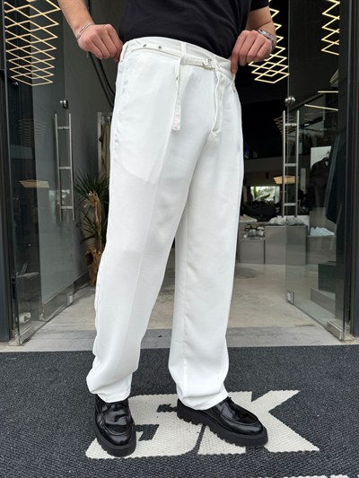 Beyaz GG Kemer Detaylı Premium Pantolon