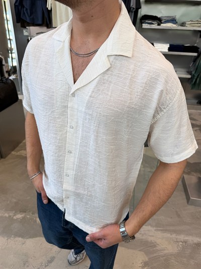 Beyaz Kendinden Desenli Kısa Kol Gömlek