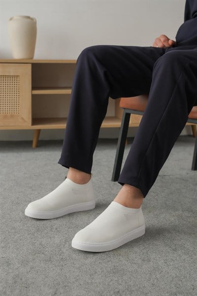 Beyaz Slip-On Ayakkabı