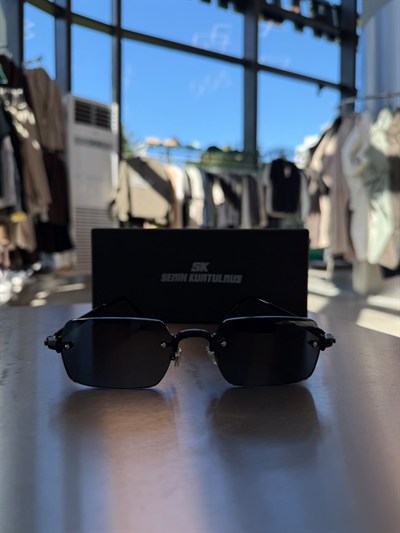 Black Monark MN1