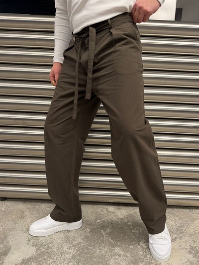 Kahverengi Kuşaklı Model Kumaş Pantolon -2512-261063