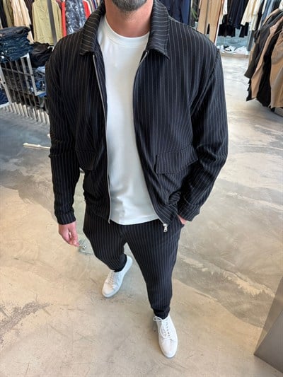 Siyah LNS Çizgili Takım