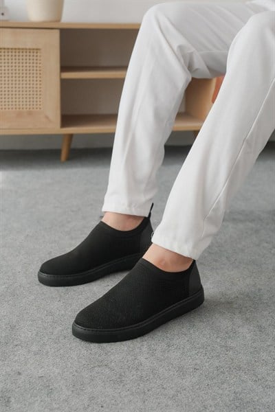 Siyah Slip-On Ayakkabı