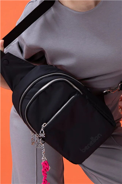 Benetton Logo Detaylı Kadın Body Bag