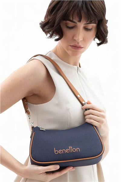 Benetton Logo Detaylı Kadın Çapraz Askılı Çanta