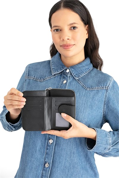 Benetton Logo Detaylı Kadın Portföy & Clutch Çanta