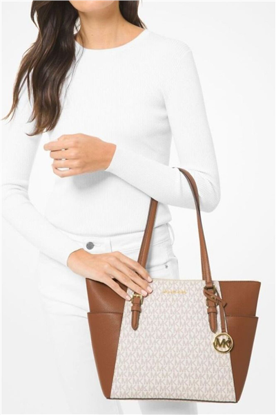 Michael Kors Monogram Kadın Omuz Çantası