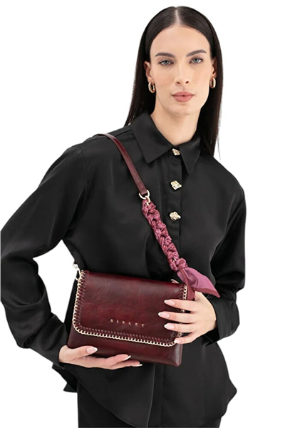 Sisley Logo Detaylı Kadın Çapraz Askılı Çanta