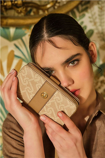 U.S. Polo Assn. Logo Detaylı Kadın Portföy & Clutch Çanta