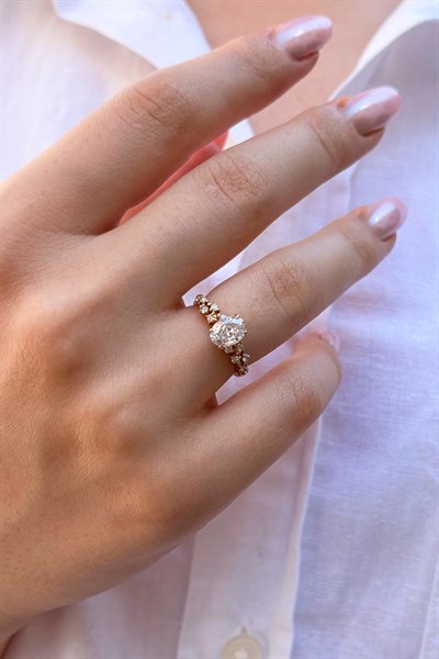 1.20 Karat Tasarım Oval Yüzük