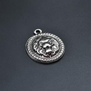 Minimal Aslan Madalyon Kolye Ucu - Antik Gümüş Kaplama