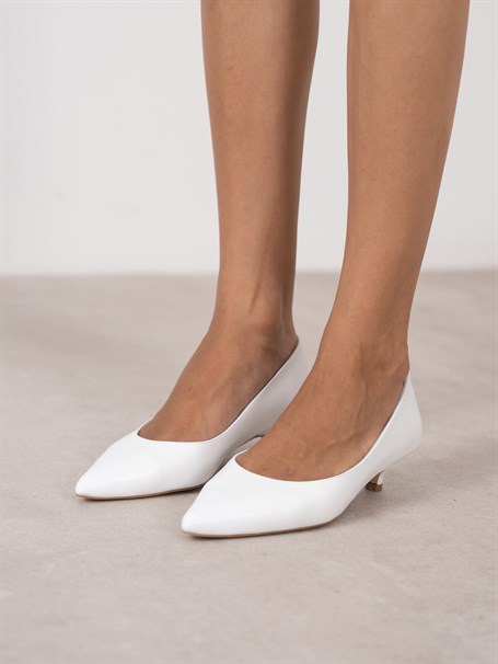 Aroya Beyaz Hakiki Deri Kadın Stiletto