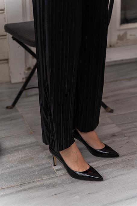 Paprica Siyah Rugan Hakiki Deri Kadın Stiletto