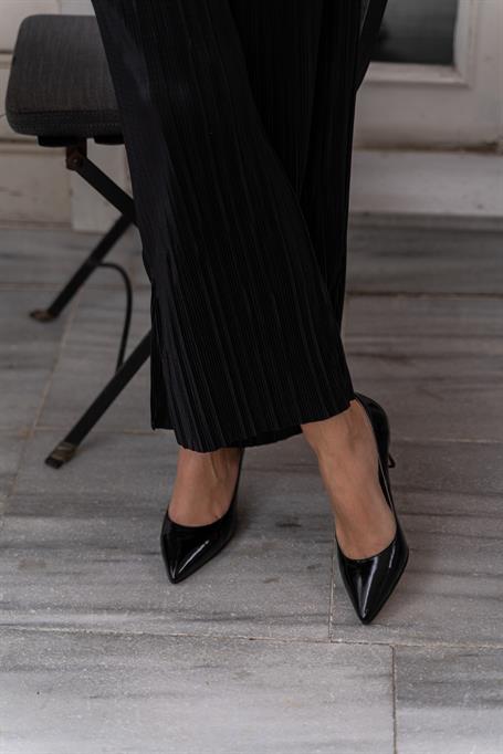 Paprica Siyah Rugan Hakiki Deri Kadın Stiletto