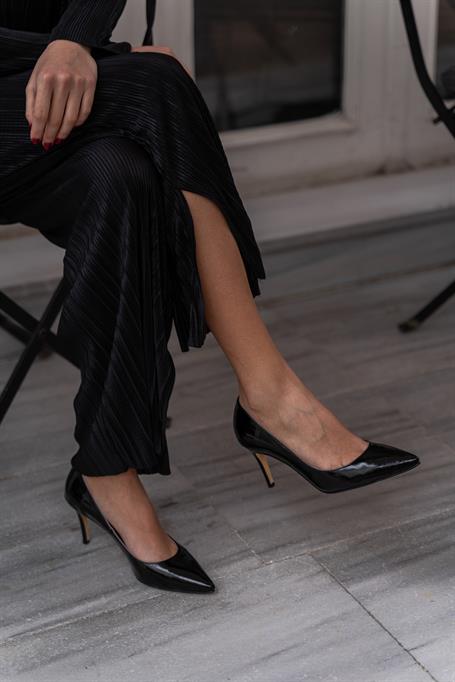 Paprica Siyah Rugan Hakiki Deri Kadın Stiletto