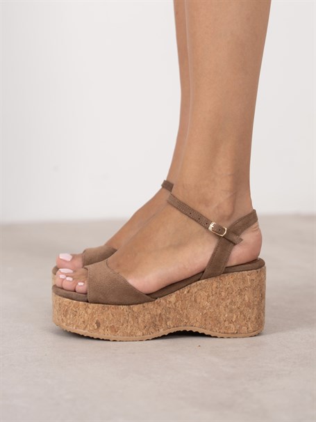 Welda Camel Süet Hakiki Deri Kadın Dolgu Taban Sandalet