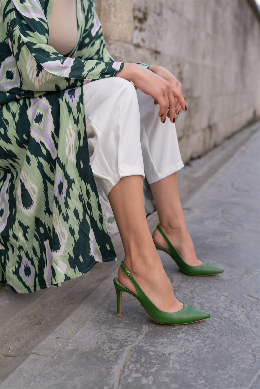 Bucky Yeşil    Stiletto · 4