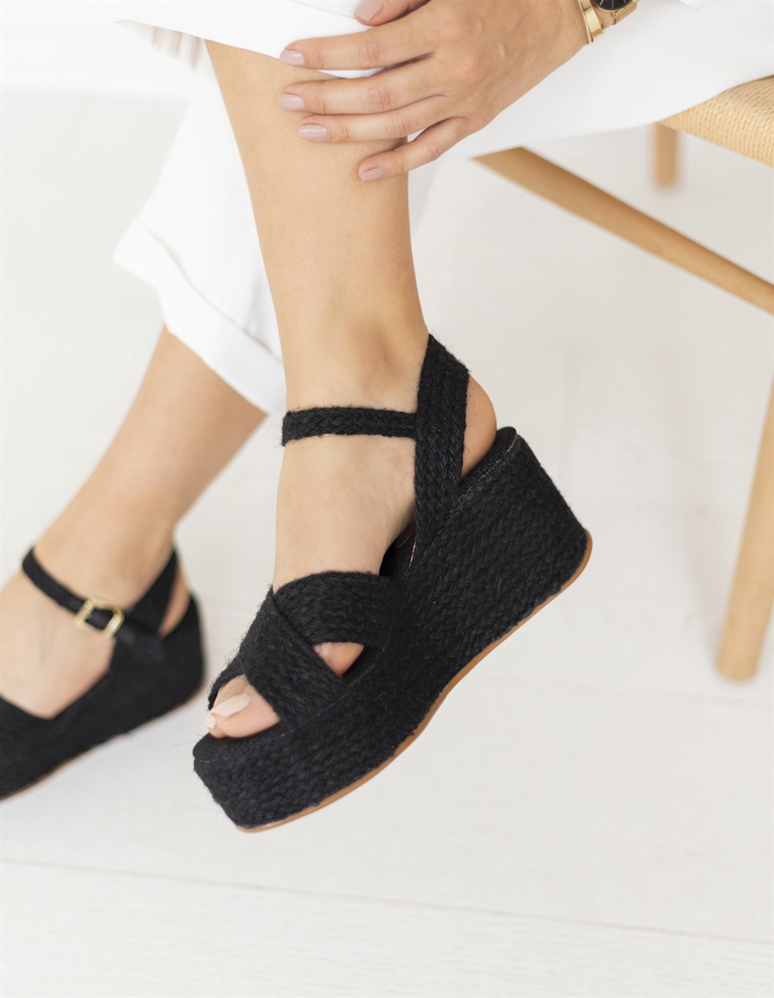 Lili Siyah Hasır Sandalet | Ece'nin Butiği