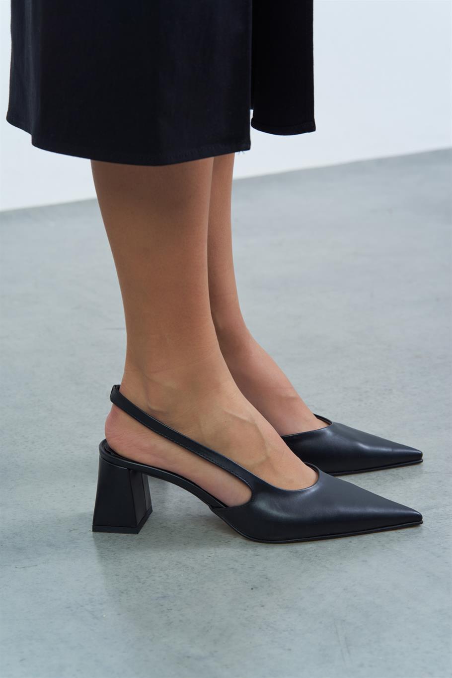 Yoyo Siyah Topuklu Ayakkabı