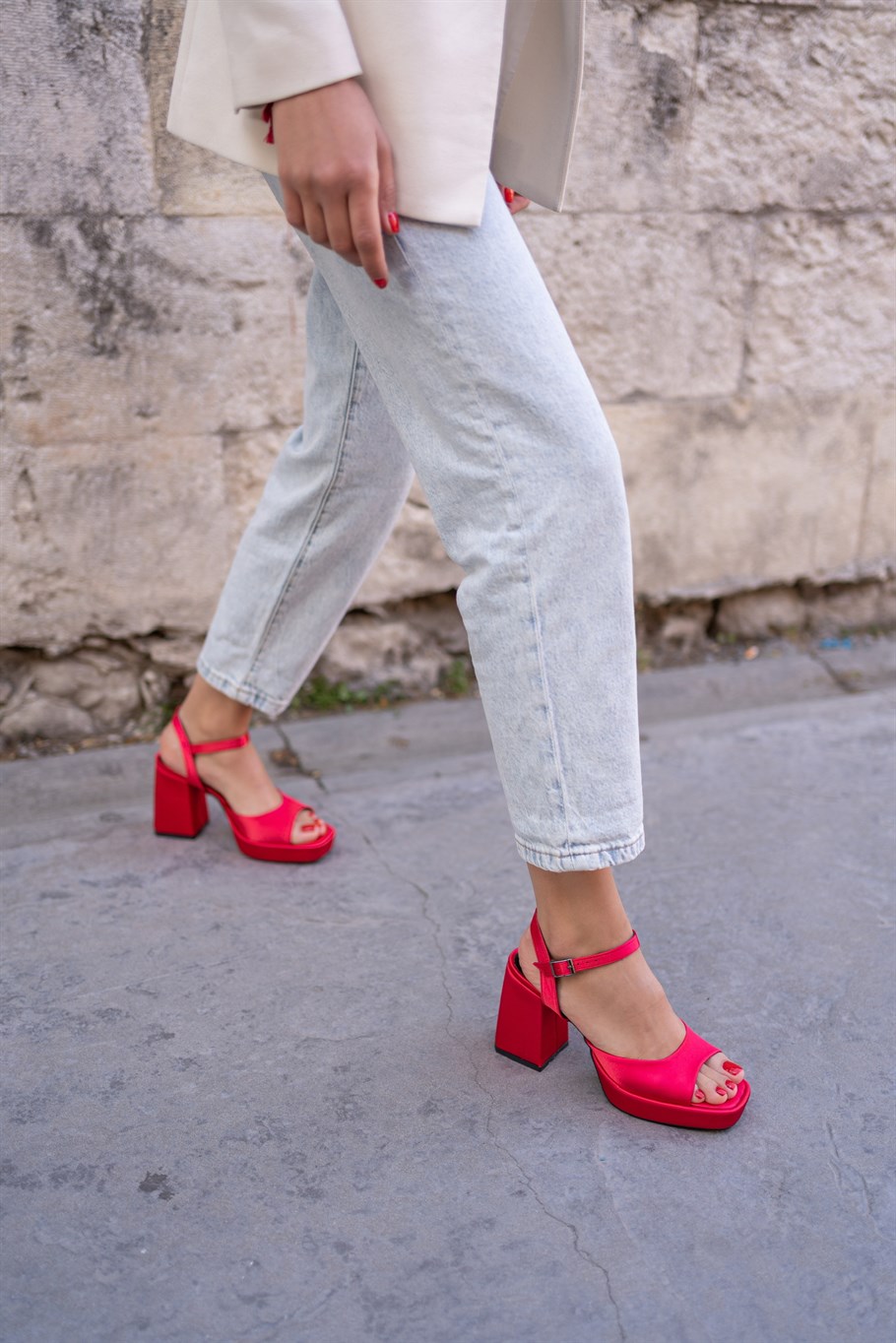 Yumi Kırmızı Saten Platform Topuklu Ayakkabı | Ece'nin Butiği