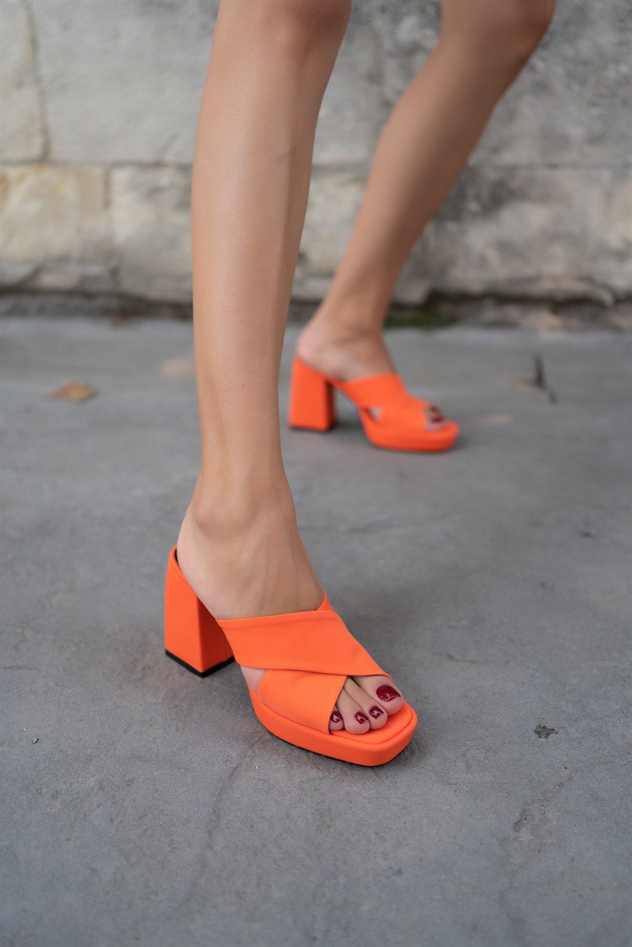 Zasima Turuncu   Platform   Terlik · 2