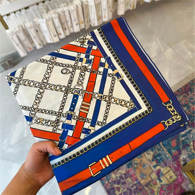 Luxe Chain 60X60 İpeksi Fular
