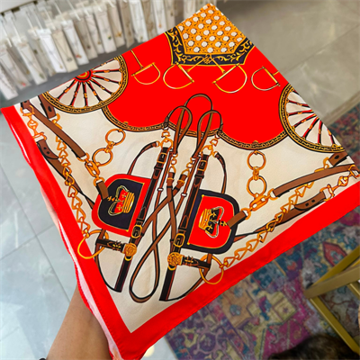 Royal Kırmızı 60X60 İpeksi Fular