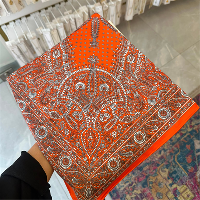 Turuncu Etnik Nakış 60X60 İpeksi Fular