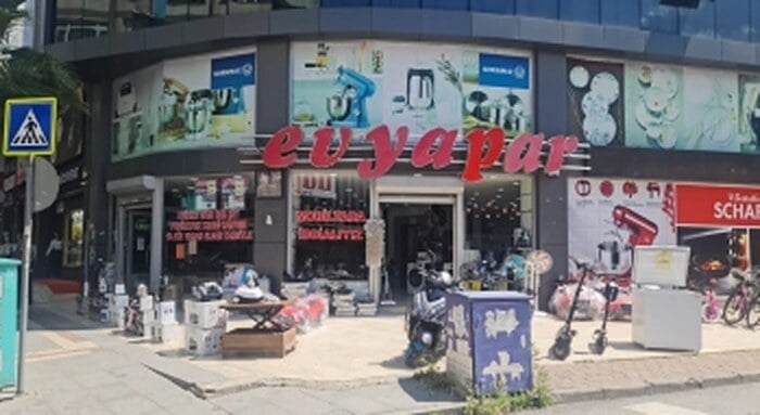 Çayırova 2. Şube EVYAPAR mağazası dış görünümü