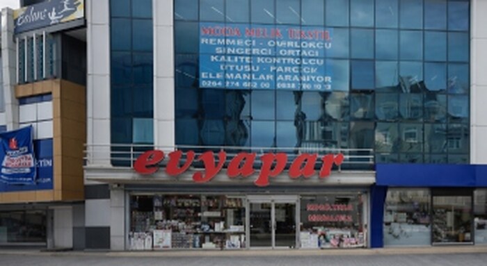 Kurtköy Şube EVYAPAR mağazası dış görünümü